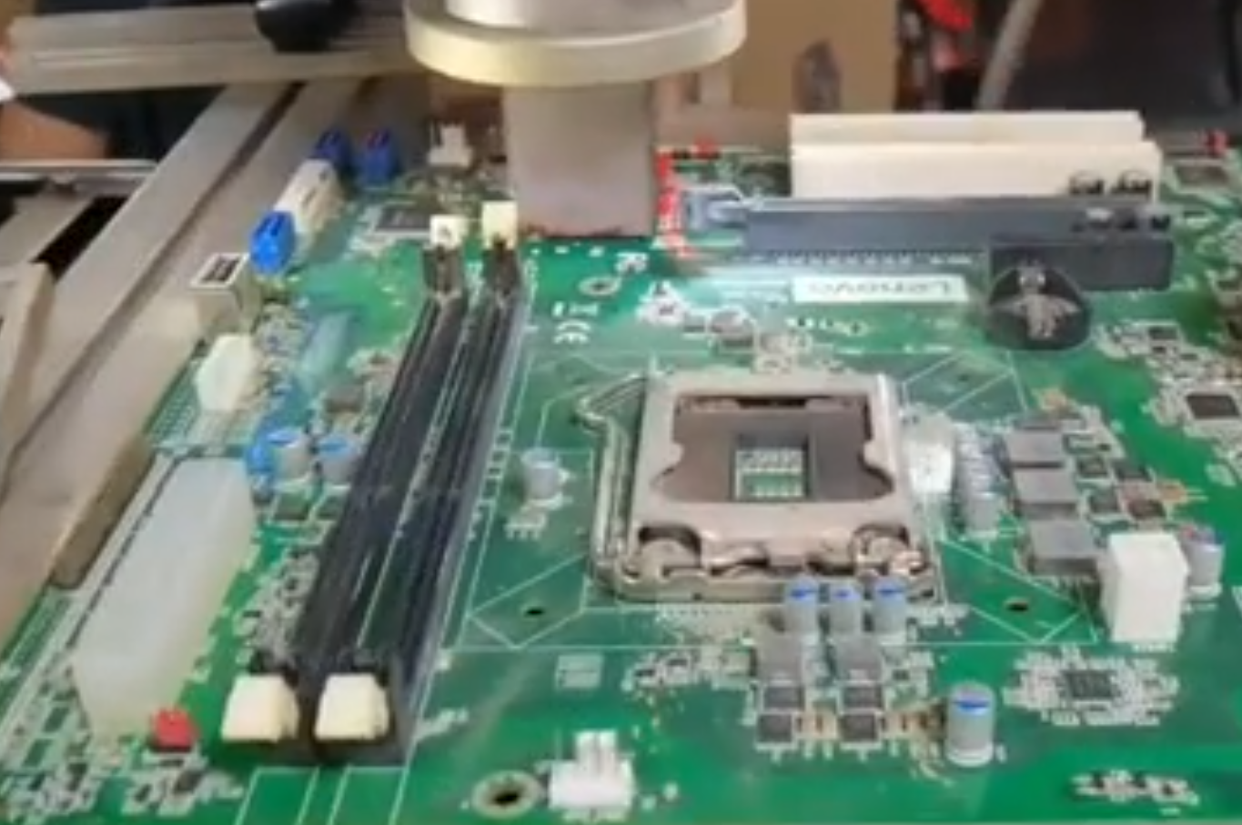 神舟K610C 戰神 I7 –D1筆記本開機不定時掉電維修案例 技術資訊 第1張